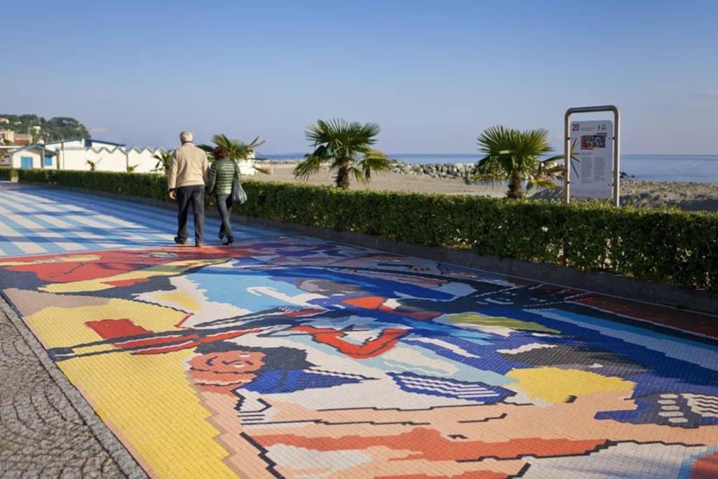 Ferienwohnung Le Finestre Sul Mare Albissola Marina Exterior foto